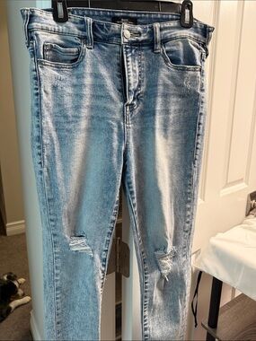 True Religion Light Wash Skinny Jeans with Knee Distressing